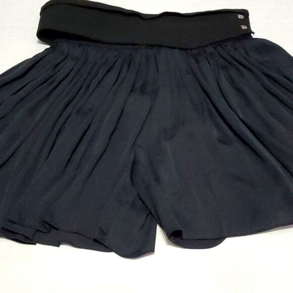 Zara Woman Black Blogger Favorite High Waist Pleated Mini Culotte Shorts - Picture 4 of 13
